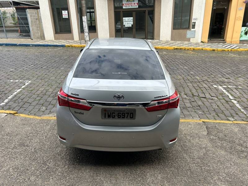 TOYOTA - COROLLA - 2015/2015 - Prata - Sob Consulta