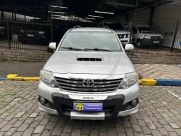 TOYOTA - HILUX SW4 - 2012/2013 - Prata - R$ 150.000,00