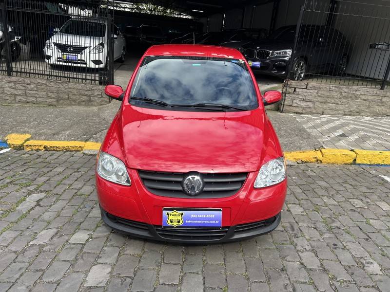 VOLKSWAGEN - FOX - 2009/2009 - Vermelha - Sob Consulta