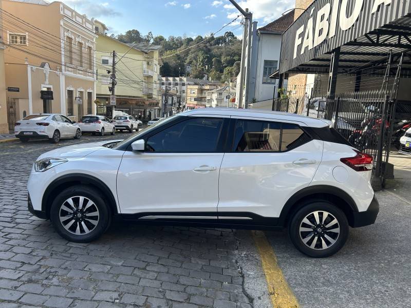 NISSAN - KICKS - 2020/2020 - Branca - Sob Consulta
