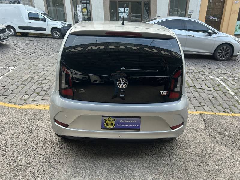 VOLKSWAGEN - UP - 2017/2018 - Prata - Sob Consulta
