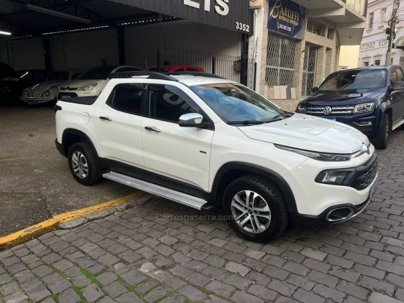 FIAT - TORO - 2016/2017 - Branca - R$ 100.000,00