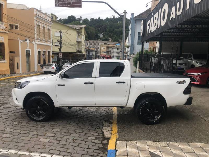 TOYOTA - HILUX - 2020/2020 - Branca - Sob Consulta