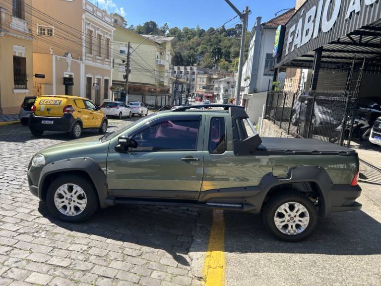 FIAT - STRADA - 2011/2012 - Verde - Sob Consulta