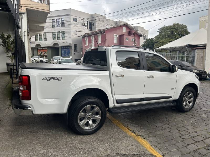 CHEVROLET - S10 - 2023/2024 - Branca - Sob Consulta