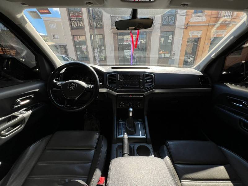VOLKSWAGEN - AMAROK - 2020/2020 - Preta - Sob Consulta