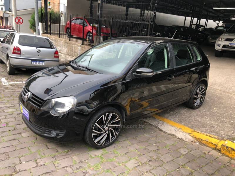 VOLKSWAGEN - POLO - 2013/2013 - Preta - R$ 45.000,00