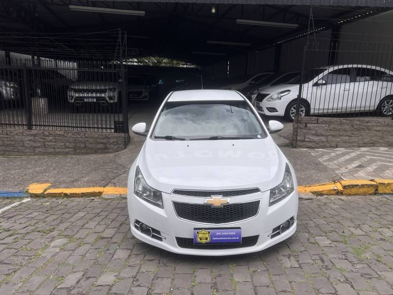 CHEVROLET - CRUZE - 2013/2014 - Branca - R$ 65.000,00