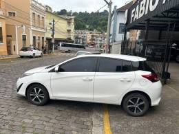 TOYOTA - YARIS - 2022/2022 - Branca - Sob Consulta