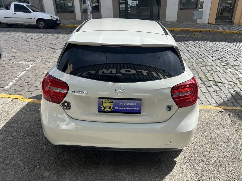 MERCEDES-BENZ - A 200 - 2015/2015 - Branca - Sob Consulta