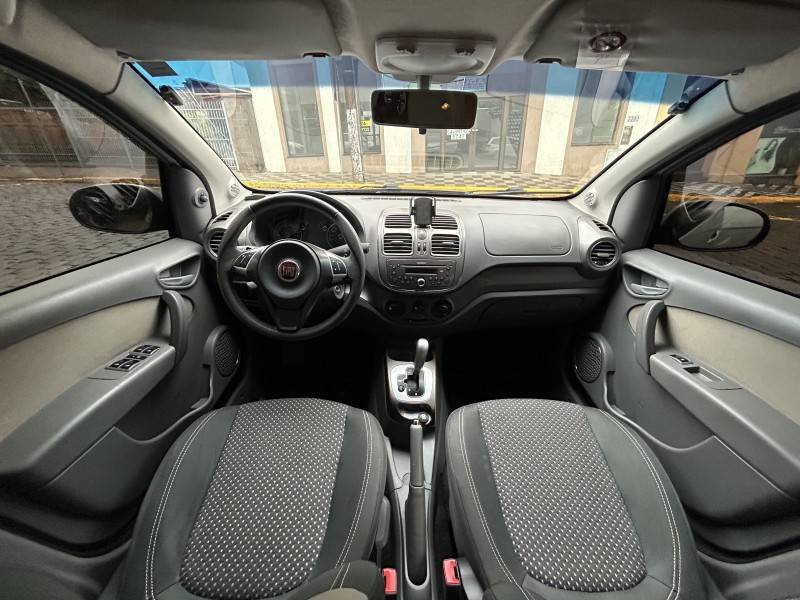 FIAT - GRAND SIENA - 2014/2014 - Prata - Sob Consulta