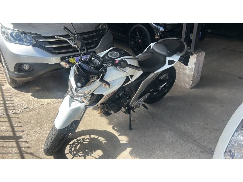 YAMAHA - FAZER - 2018/2019 - Branca - Sob Consulta