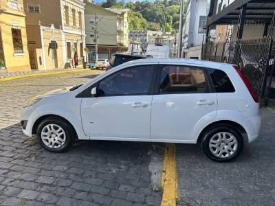 FORD - FIESTA - 2014/2014 - Branca - Sob Consulta