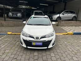 TOYOTA - YARIS - 2022/2022 - Branca - Sob Consulta