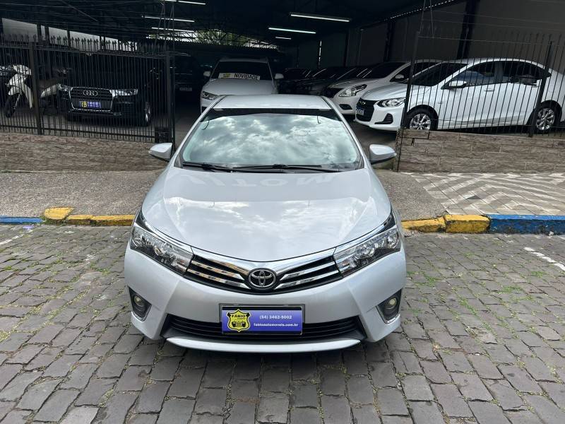 TOYOTA - COROLLA - 2015/2015 - Prata - Sob Consulta