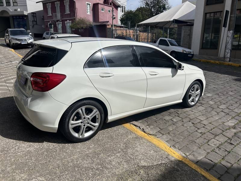 MERCEDES-BENZ - A 200 - 2015/2015 - Branca - Sob Consulta
