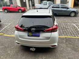 TOYOTA - YARIS - 2022/2022 - Branca - Sob Consulta