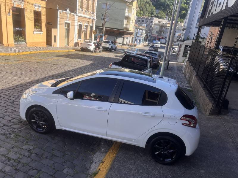 PEUGEOT - 208 - 2013/2014 - Branca - Sob Consulta