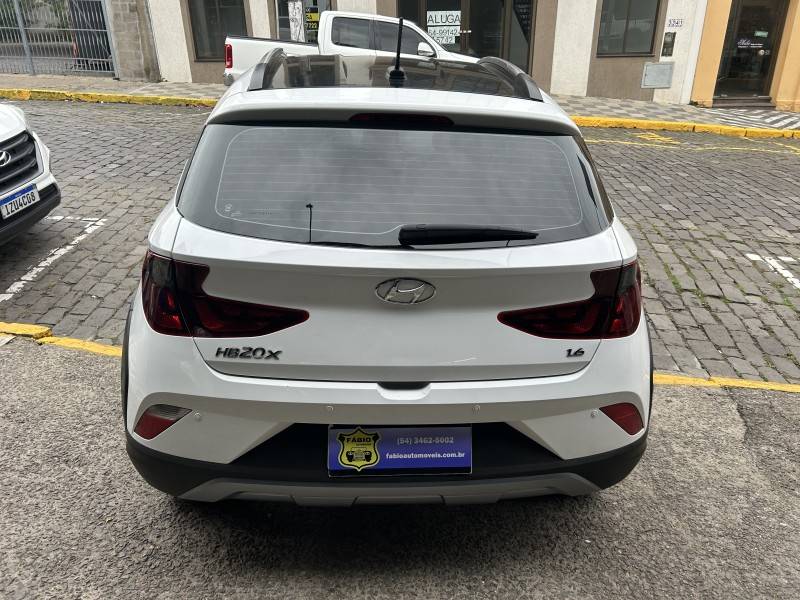 HYUNDAI - HB20X - 2022/2022 - Branca - Sob Consulta