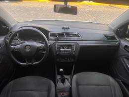 VOLKSWAGEN - VOYAGE - 2022/2022 - Branca - Sob Consulta