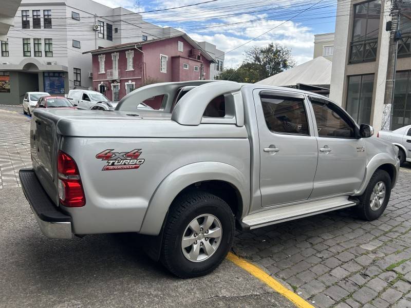 TOYOTA - HILUX - 2012/2013 - Prata - Sob Consulta