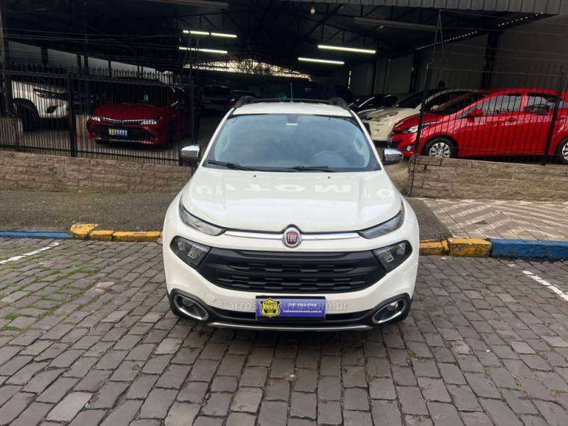 FIAT - TORO - 2016/2017 - Branca - R$ 100.000,00