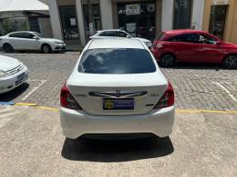 NISSAN - VERSA - 2017/2018 - Branca - Sob Consulta