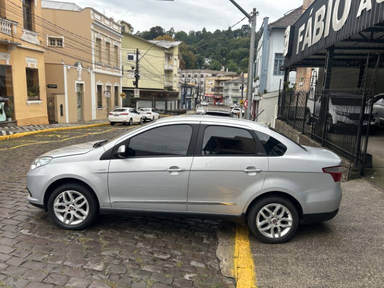 FIAT - GRAND SIENA - 2014/2014 - Prata - Sob Consulta