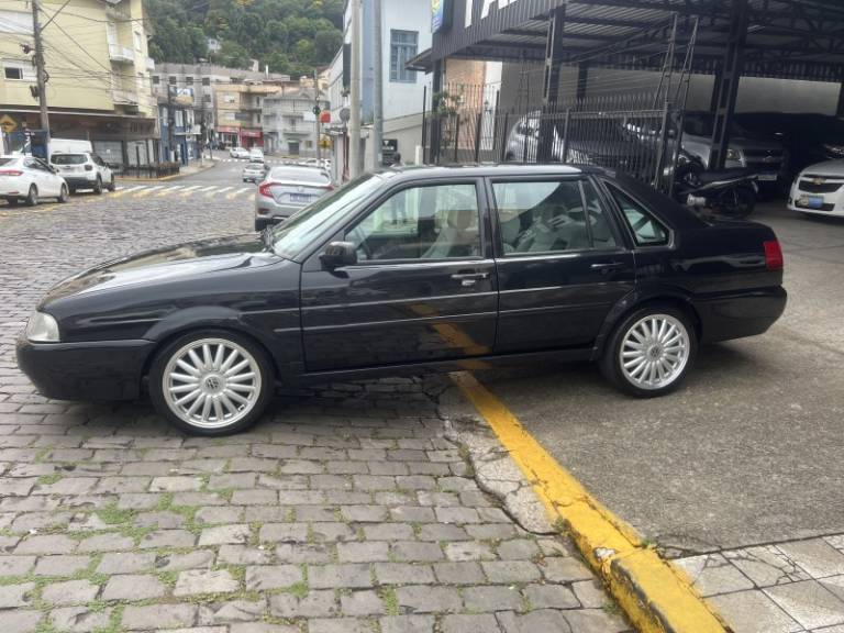 VOLKSWAGEN - SANTANA - 2004/2004 - Preta - Sob Consulta