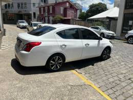 NISSAN - VERSA - 2017/2018 - Branca - Sob Consulta