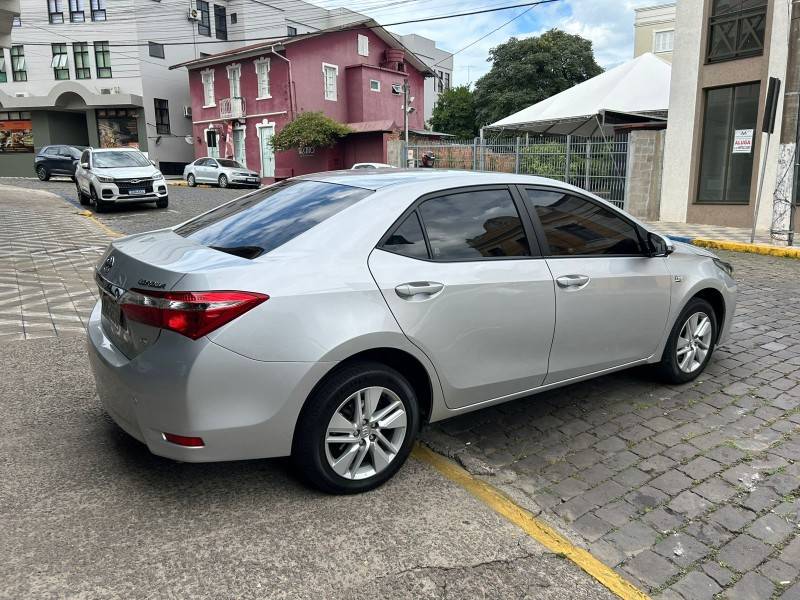 TOYOTA - COROLLA - 2015/2015 - Prata - Sob Consulta