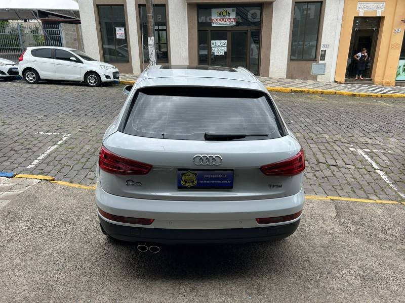 AUDI - Q3 - 2015/2016 - Branca - Sob Consulta