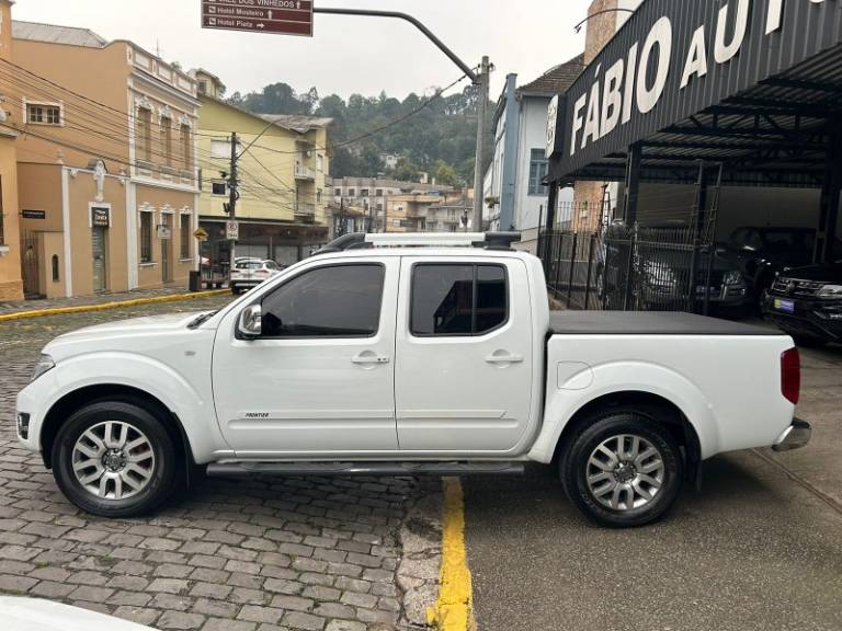 NISSAN - FRONTIER - 2015/2016 - Branca - Sob Consulta