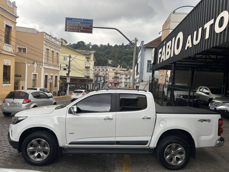 CHEVROLET - S10 - 2023/2024 - Branca - Sob Consulta