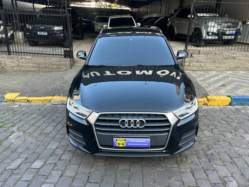 AUDI - Q3 - 2018/2018 - Preta - Sob Consulta