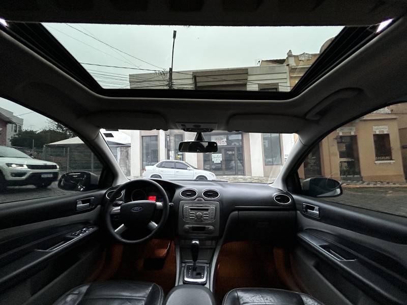 FORD - FOCUS - 2012/2013 - Prata - Sob Consulta