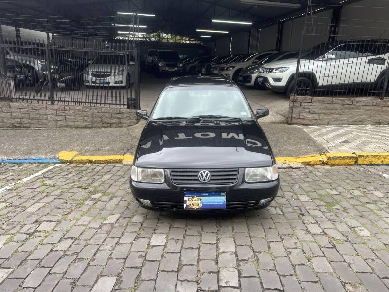 VOLKSWAGEN - SANTANA - 2004/2004 - Preta - Sob Consulta