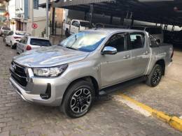 TOYOTA - HILUX - 2024/2024 - Prata - Sob Consulta