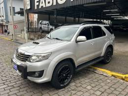 TOYOTA - HILUX SW4 - 2012/2013 - Prata - R$ 150.000,00