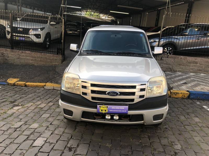 FORD - RANGER - 2012/2012 - Prata - R$ 82.000,00