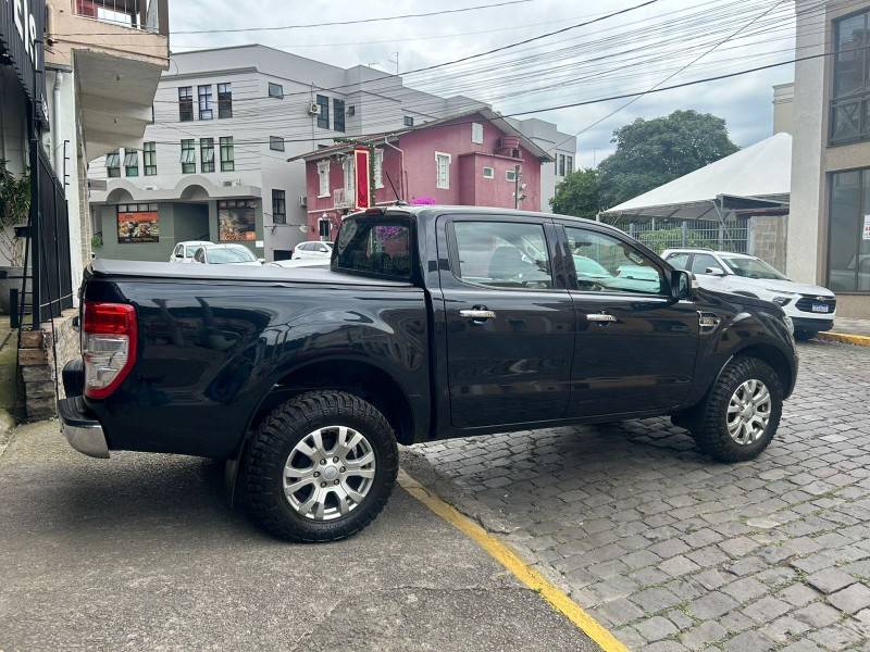 FORD - RANGER - 2020/2020 - Preta - Sob Consulta