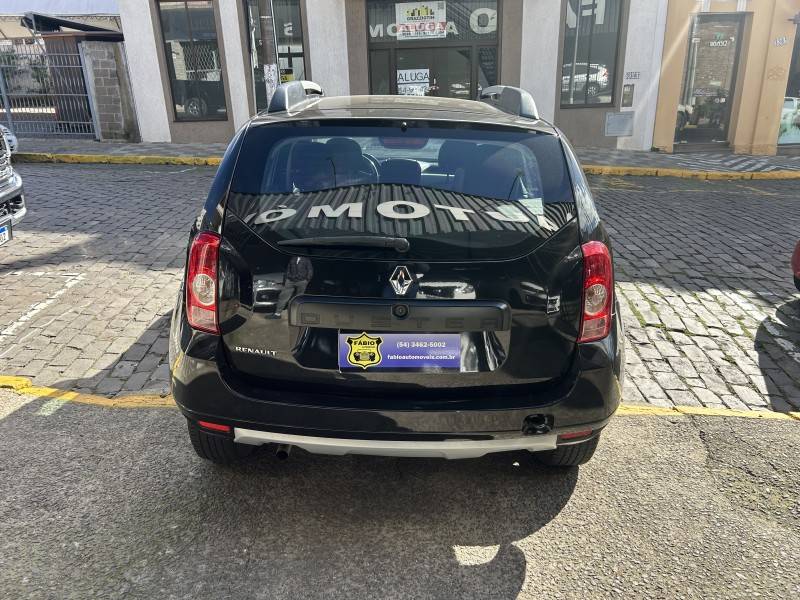 RENAULT - DUSTER - 2013/2014 - Preta - Sob Consulta