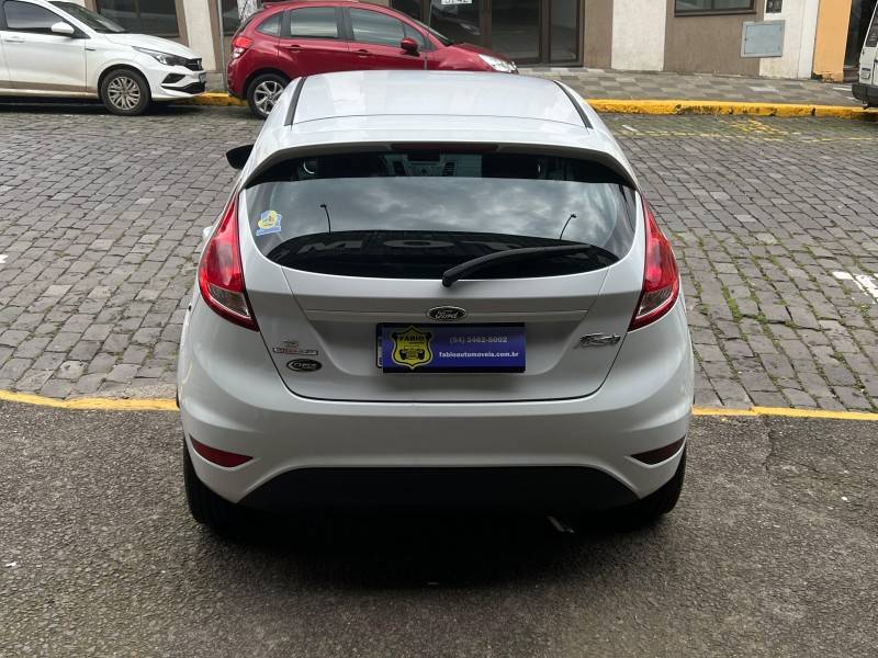 FORD - FIESTA - 2015/2015 - Branca - Sob Consulta