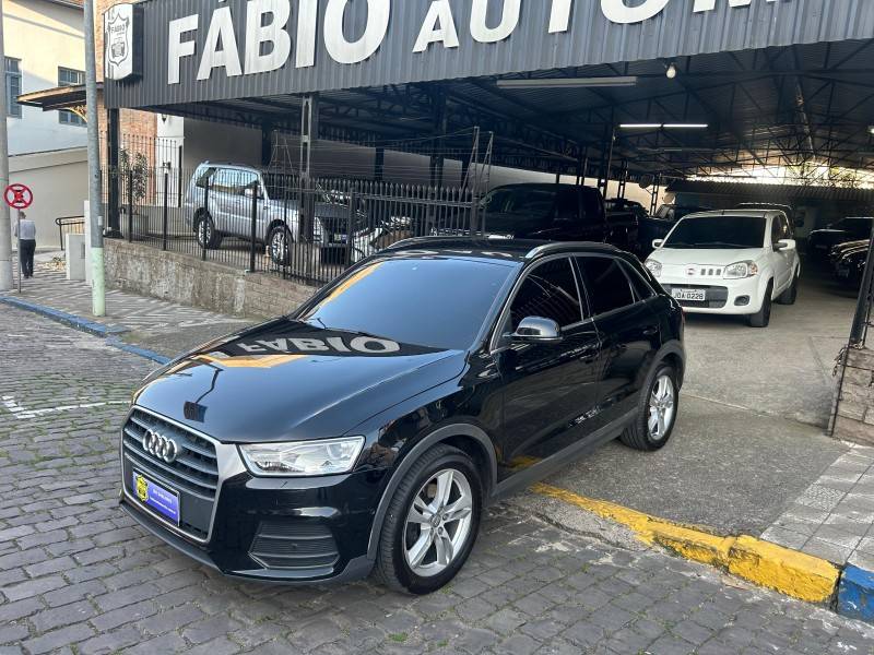 AUDI - Q3 - 2018/2018 - Preta - Sob Consulta