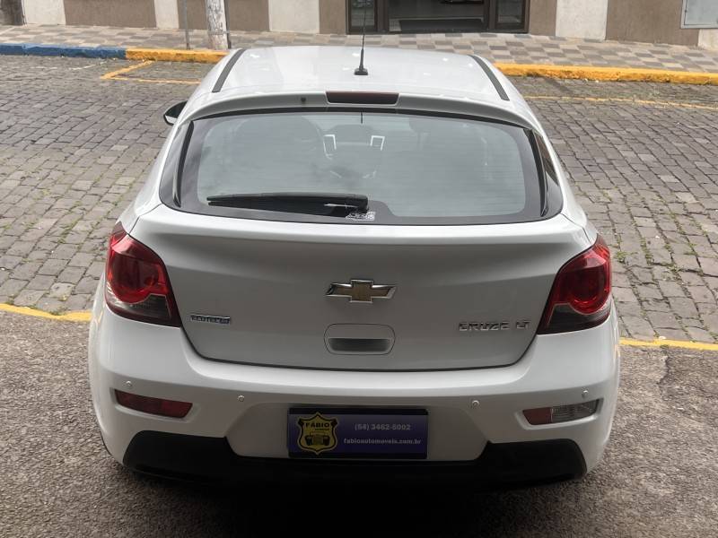 CHEVROLET - CRUZE - 2013/2014 - Branca - R$ 65.000,00