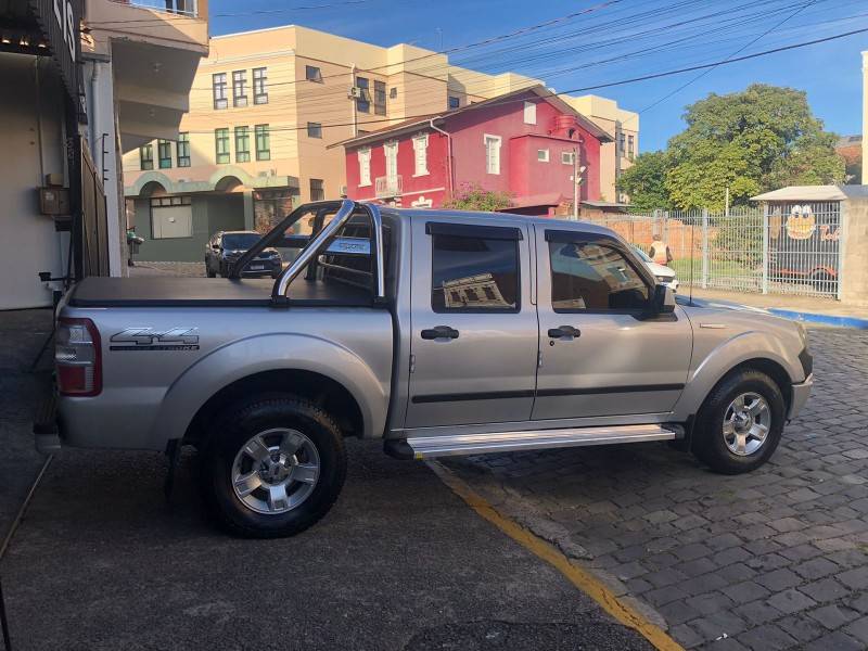 FORD - RANGER - 2012/2012 - Prata - R$ 82.000,00