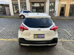 NISSAN - KICKS - 2020/2020 - Branca - Sob Consulta