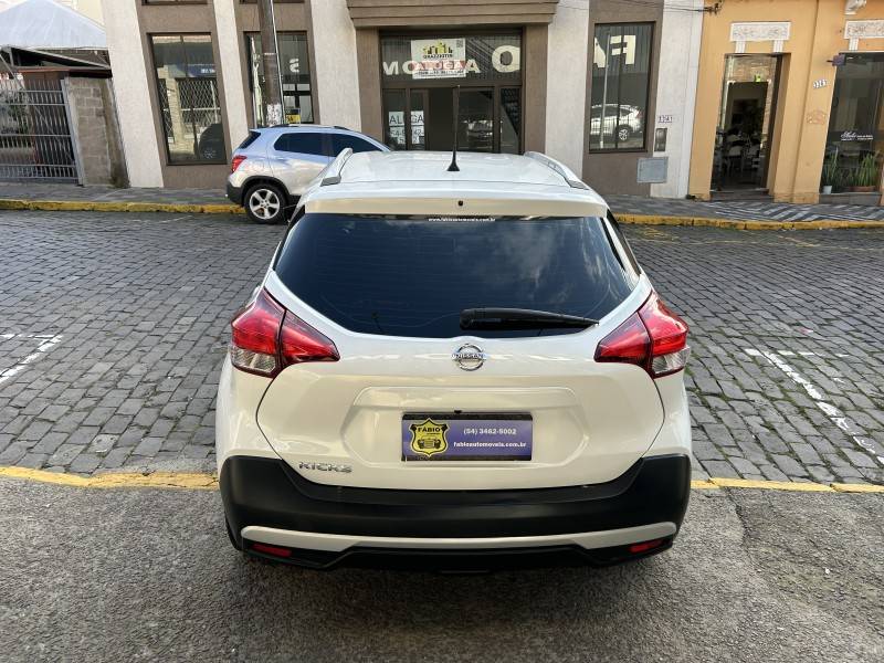 NISSAN - KICKS - 2020/2020 - Branca - Sob Consulta