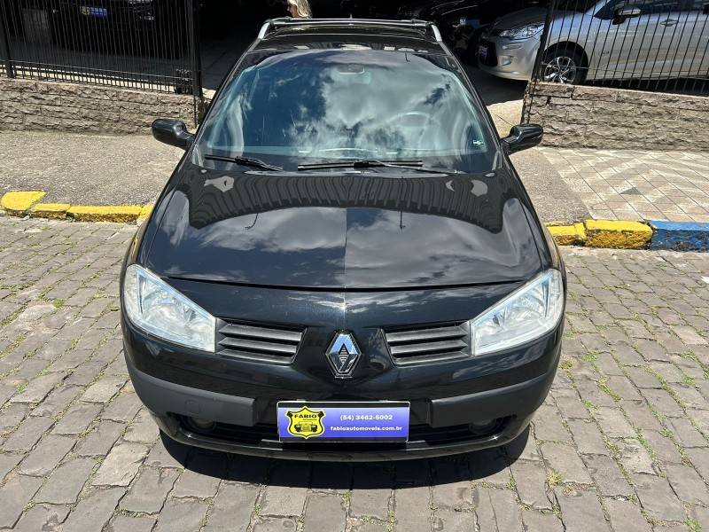 RENAULT - MÉGANE - 2008/2009 - Preta - Sob Consulta