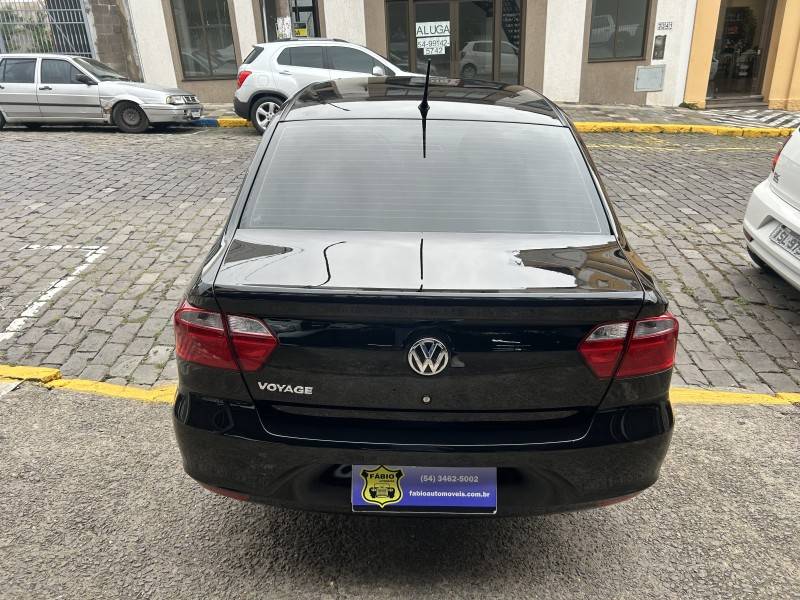 VOLKSWAGEN - VOYAGE - 2022/2022 - Preta - Sob Consulta